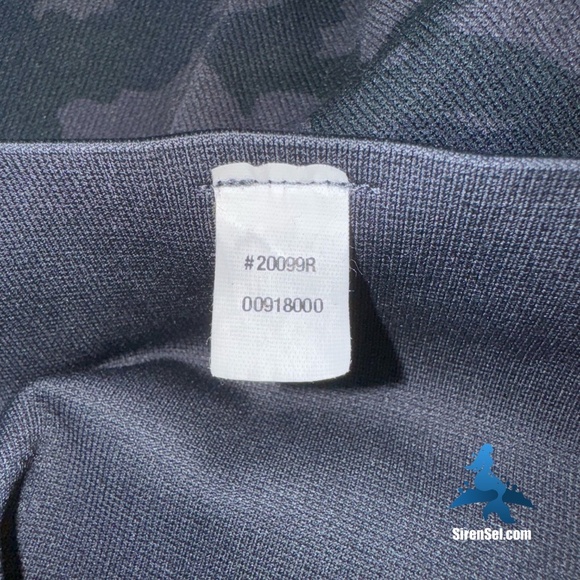 1082 SPANX Look at Me Now Seamless Cropped Leggings - Size XL - Black Camo - Picture 9 of 12